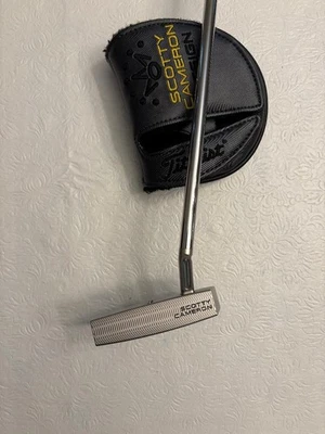 Taco de golfe putter Scotty Cameron Phantom 5.5 destro 33 polegadas excelente estado - Imagem 1 de 4