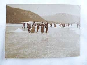 VECCHIA FOTO FOTOGRAFIA VINTAGE PATTINAGGIO SU GHIACCIO MILANO VARESE LAGO 1905 - Picture 1 of 1