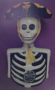Skeleto Los Azulejos 11" Skelly con SOMBRERO Blanco Tequila Anejo Vacío 750ml - Imagen 1 de 18