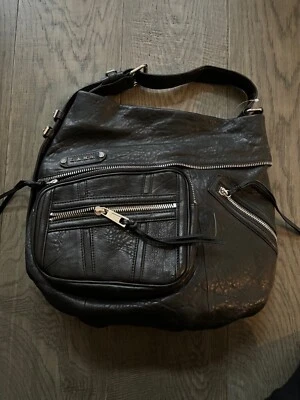 Cartera Hobo L.A.M.B Cuero Negro con Cremalleras Plateadas Foto 1 de 4