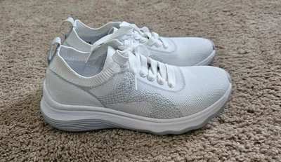 Clarks White Grey Circuit Cloudsteppers Knit Lace Tie Sneakers 7M *No Box - Image 1 of 4