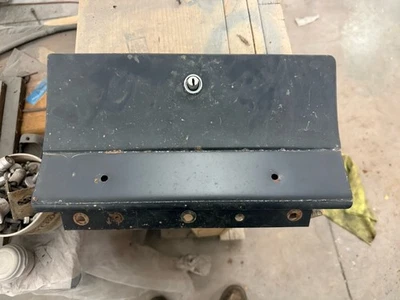 Ford Galaxie 1965 1966 pestillo de puerta de guantera sólido Foto 1 de 4