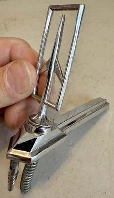 Oldsmobile Olds 88 Eighty Eight Hood Ornamento 1977-1978 usado OEM 554893 77 78 Foto 1 de 4