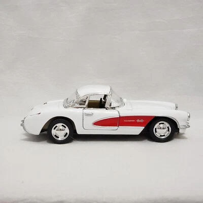 KINSMART - BRANCO 1957 CHEVROLET CORVETTE - PULL BACK POWER 1:34  - Imagem 1 de 4