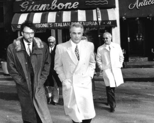 JOHN GOTTI 8X10 PHOTO MAFIA ORGANIZED CRIME MOB MOBSTER PICTURE AT GIAMBONE'S - Picture 1 of 1
