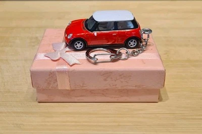 1/72 DIECAST MODEL CAR BMW NEW MINI COOPER KEYCHAIN KEYRING Gift Pack 🎁  - Image 1 of 4