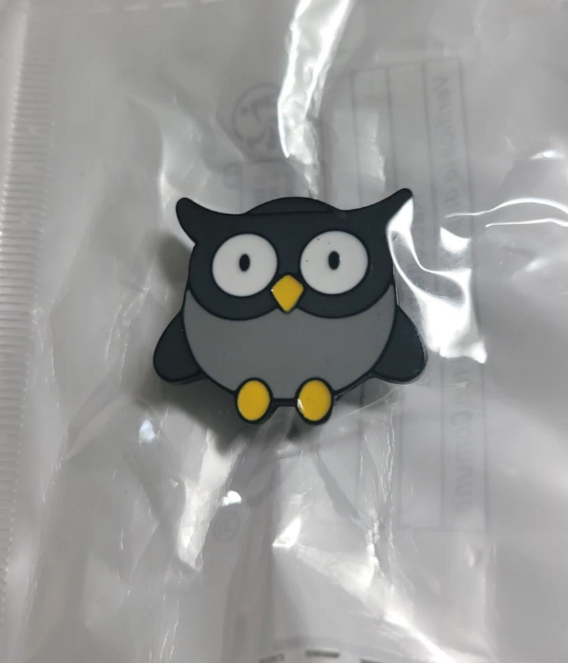 Pin de solapa esmalte búho gris Foto 1 de 1