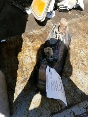 Cuarto de luz trasera del conductor montado en panel para camioneta Nissan 86-97 99191 Foto 1 de 4