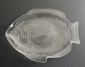 Plato de servir vintage de vidrio con forma de pescado de repuesto 11 X 8 pulgadas - Imagen 1 de 6