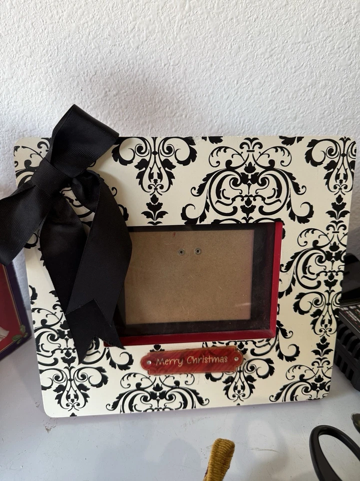 Marco de fotos Feliz Navidad rojo, blanco y negro marco de 10,5 X 11,5 marco de fotos 4x6 Foto 1 de 4