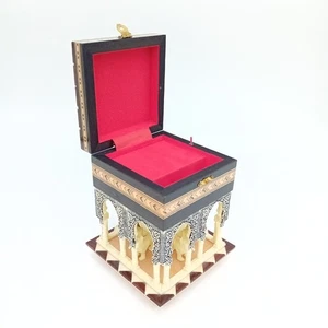Miguel Laguna Marquetry Wood Music Box with Lions Black Cream FLT17-DM - Picture 1 of 5