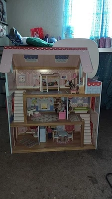 Medium Doll House For Little Kids, No Missing Pisces, Cash only, will negotiate  - Image 1 of 4