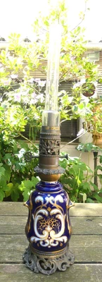 Porcelaine de Bayeux Valentine Lampe à Pétrole XIX ème parfait état avec verre - Photo 1/4