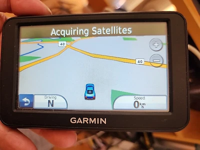 Garmin nuvi 40 GPS with Aus NZ map - image 1 of 3
