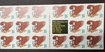 1992 EUA Scott #2595a 29c Águia e Escudo, Selos Postais Marrons, Sem marca de charneira livreto de 17 - Imagem 1 de 2