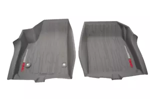 Forros de piso para todo tipo de clima GMC Acadia 17-23 primera fila gris ceniza oscuro con logotipo 84369009 - Imagen 1 de 3