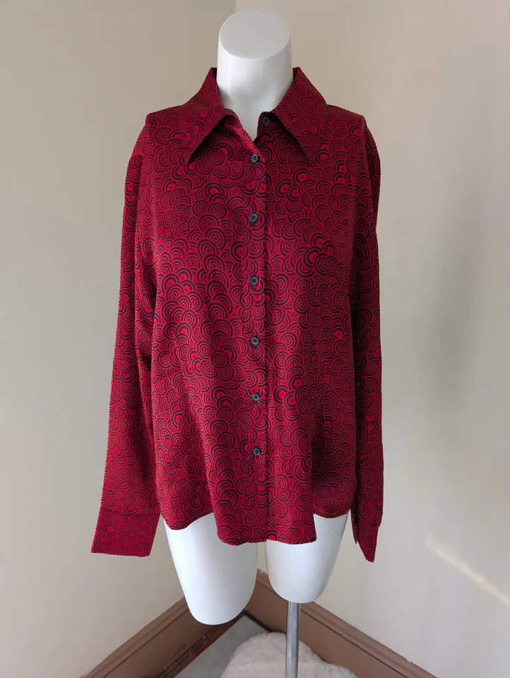 Top de seda Mossimo vintage para mujer L Mod estampado circular rojo negro años 90 con botones Y2K Foto 1 de 4