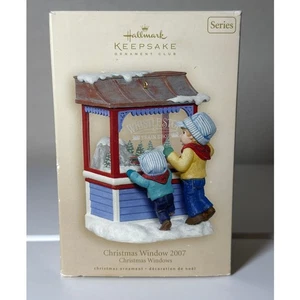Hallmark Ornament 2007 Christmas Window 2007 5th in Series Collectible - Picture 1 of 9