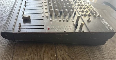 Mezclador de micrófono/línea de 14 canales Mackie 1402-VLZ Pro - gris oscuro con 6 entradas XLR Foto 1 de 4