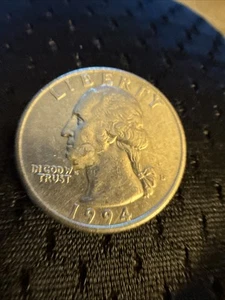 1994 Quarter With Large Die Chip Error On Washington’s Chin  - Picture 1 of 3