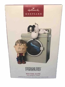 2024 Hallmark Keepsake Ornament Peanuts Waiting Game Magic Light & Sound - Picture 1 of 2