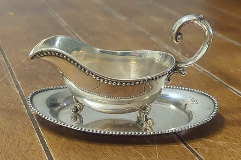 Woodside Sterling Gravy Sauce Boat with Underplate Cover