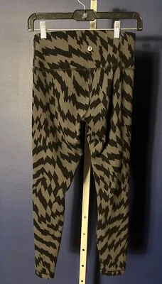 Lululemon Women's Invigorate 25” Tight LWCX1S VG GB Gray Black Print Size 8 - Image 1 of 4