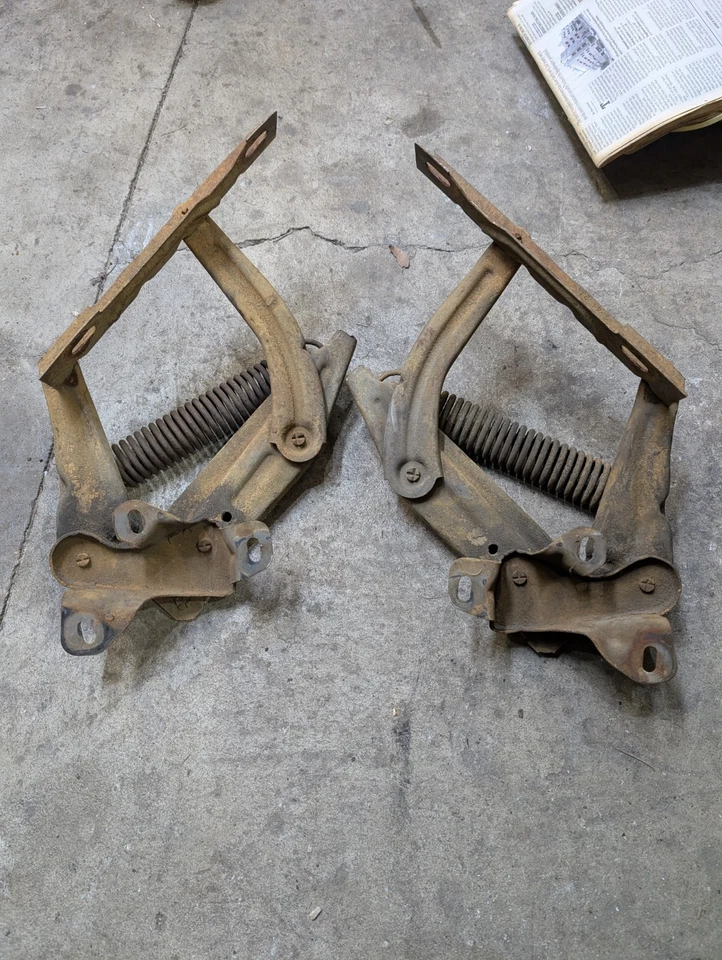 1965 1966 1967 Ford Galaxie 500 Mercury capô suporte dobradiças LH RH suportes OEM - Imagem 1 de 4