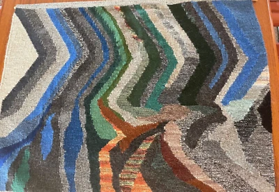 Tapiz tejido a mano “Las montañas están llamando” artista textil Raminta Lapsys Foto 1 de 4