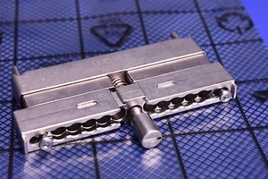 NEW Cisco CAB-520-UCH2 UBR10K Cisco Universal Cable Holder Cable Retainer - Picture 1 of 2