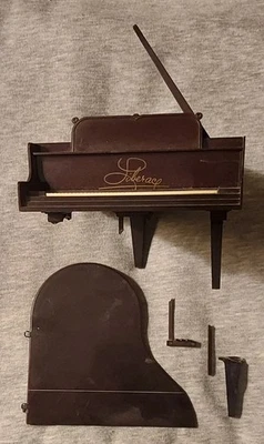 quebrado, sem peças faltando, pode ser colado piano de plástico PRESCO LIBERACE  - Imagem 1 de 4