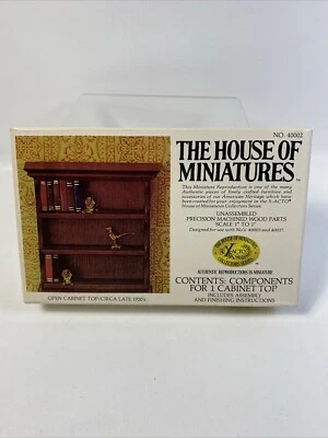 House of Miniatures 1977 套件 #40002 开放式橱柜顶部约 18 世纪末开箱 — 第 1/4 张图片