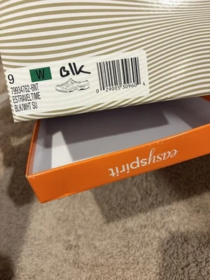 Womens Easy Spirit Travel Shoes 9 Slip On - Image 1 of 2