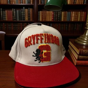 Harry Potter Gryffindor snap back cap new with tags - Picture 1 of 5