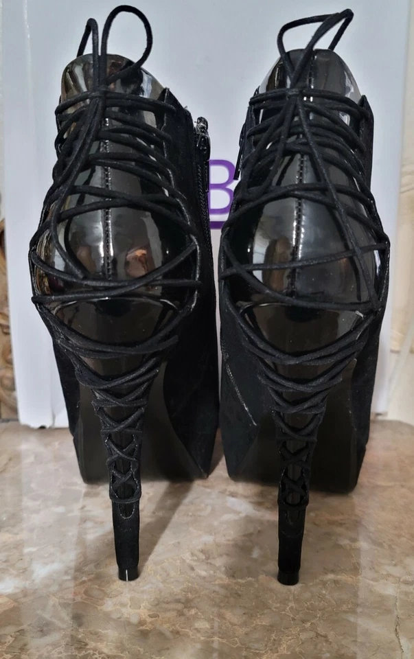 WOMANS BAKERS SHOE LACED HEELS ANKLE BOOTS BLACK BOOTIES SIZE 11 USA GORGEOUS!! - Image 1 of 4