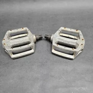 GT Alloy 1/2" Platform Pedals VP-820 Old Mid School BMX Early Logo Dust Caps - Picture 1 of 19