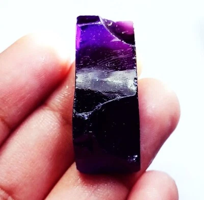 Cambodian Violet Zircon Rough 104.50 Ct Loose Gemstone With Free Gift - Image 1 of 4