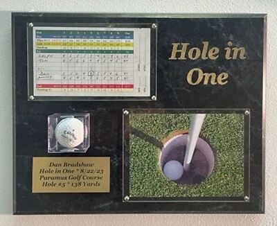 个性化高尔夫孔一体展示牌匾 15"x12" 带记分卡,球 — 第 1/4 张图片