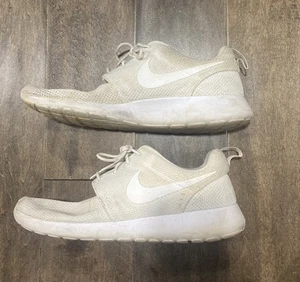 Men’s Nike Roshe One Triple White Running Shoes Lace Up Size 11 - Picture 1 of 5