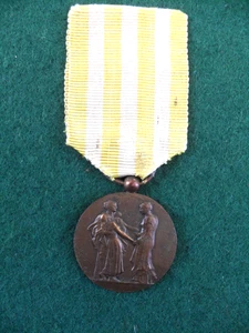 French Medal of Honour for Public Assistance Clarinval 1906 FREEPOST - Picture 1 of 5