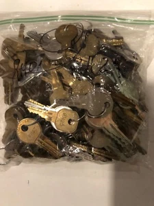 RH02-RH48 OEM KEY For Weatherguard Tool Boxes Pair - Picture 1 of 3