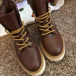 Women’s boots - Picture 1 of 6