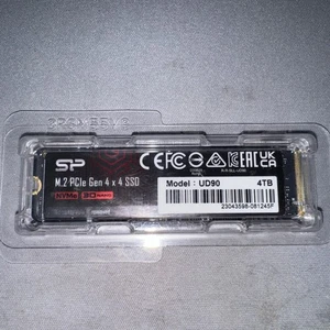 Silicon Power 4TB, Internal, M.2 PCIe Gen 4 x 4 (SP04KGBP44UD9005) SSD - Bild 1 von 5