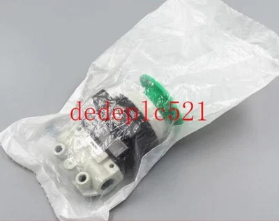 1 PCS NEW IN BOX SMC VM130-01-30GA mechanical valve knob manual control valve - Image 1 of 3