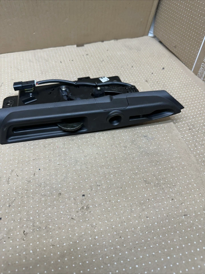 CHEVY SSR CONVERTIBLE TECHO TECHO PESTILLO CONDUCTOR IZQUIERDO  Foto 1 de 4