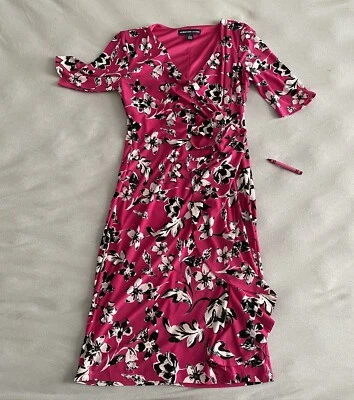American Living Women's Dress Sz 4 Magenta Floral Black White Stretchy Sheath - Image 1 of 4