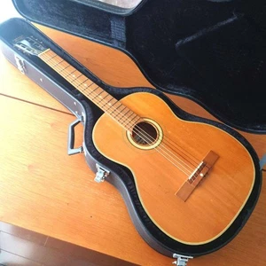 Klassische Akustikgitarre Yamaha Dynamic No.20 Natural Finish mit Hartschalenkoffer - Bild 1 von 16