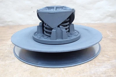 2009 JOHN DEERE GATOR XUV 620I SPECIAL EDITION SECONDARY CLUTCH JDAM138089  - Image 1 of 4