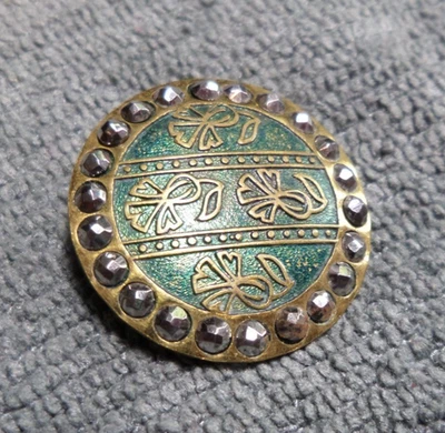 Antiguo botón de imagen de metal vintage borde facetado de acero flores Foto 1 de 4