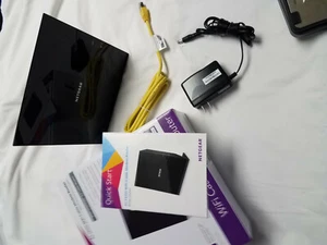 NETGEAR AC1600 C6250 Kabel WiFi Modem Router - W/ AC Adapter Kabel Ethernet - Zdjęcie 1 z 5